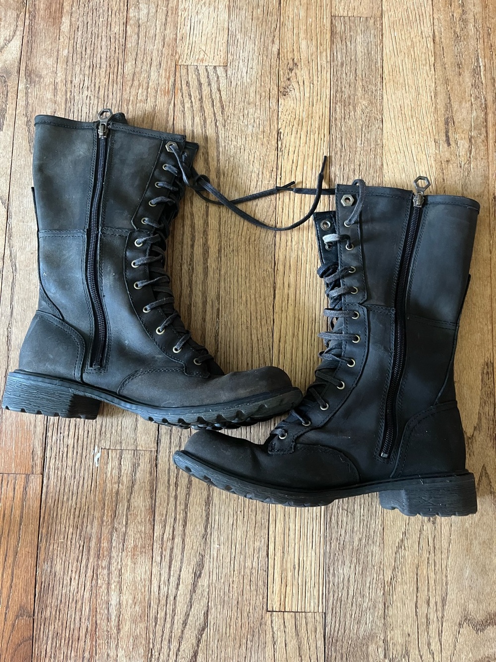 Leaving soon AS IS Timberland women’s 8.5 combat style boots AS IS - Picture 7 of 16